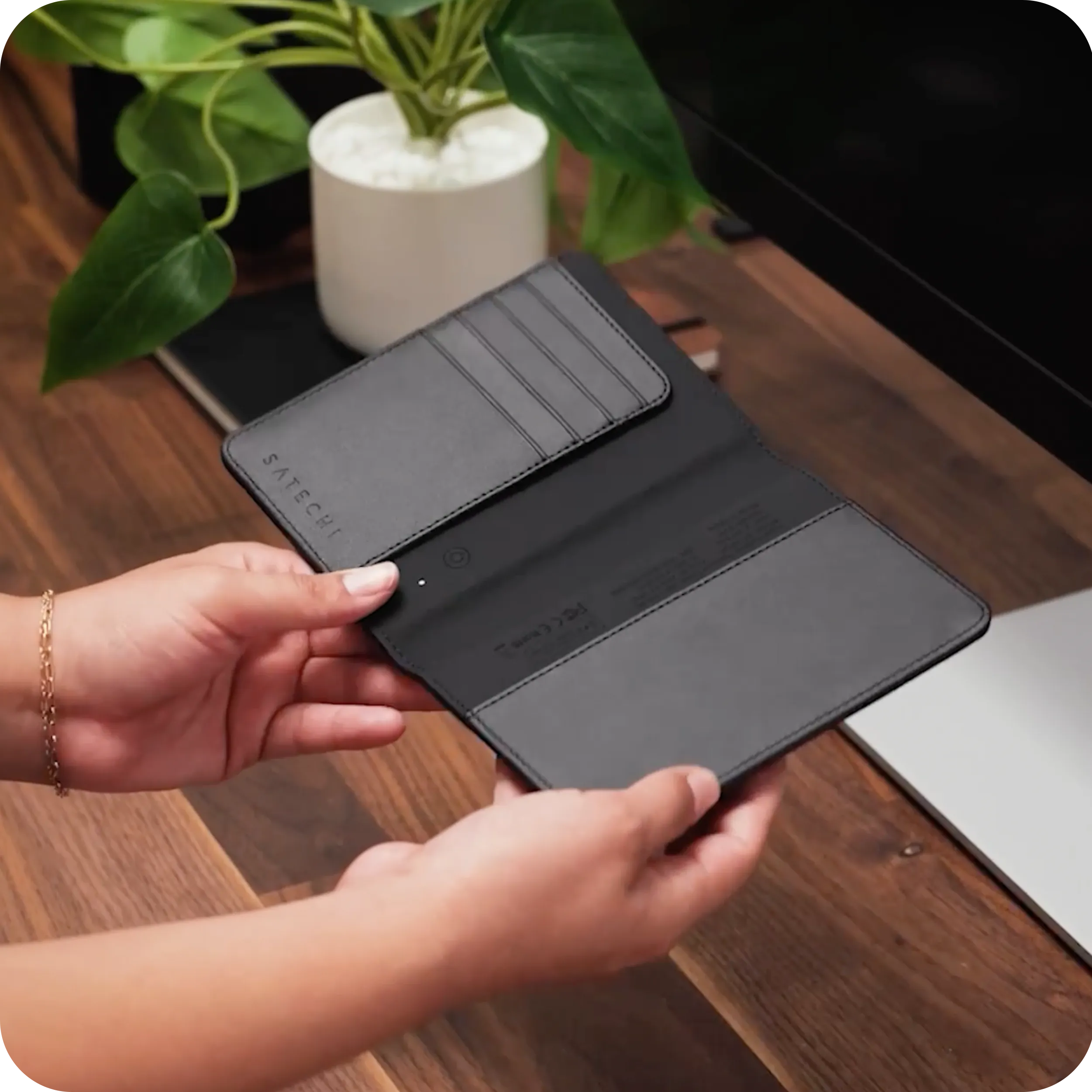 FindAll Passport Cover