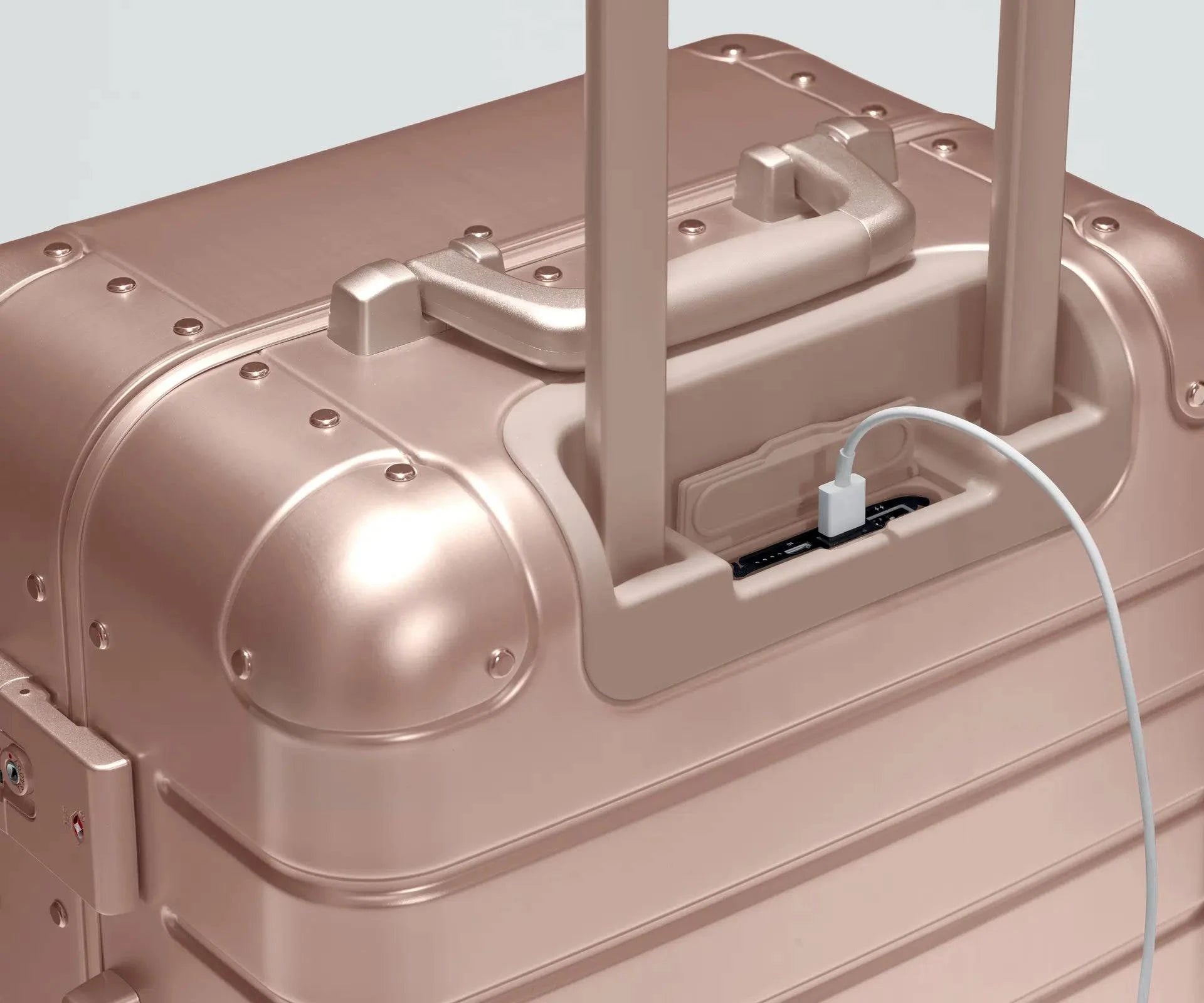 The Carry-On: Aluminum Edition - iGadget