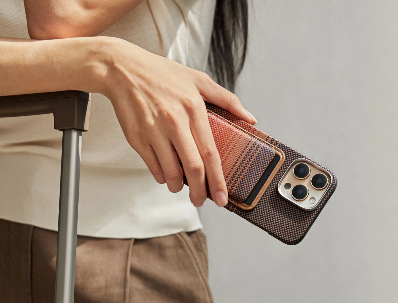 Magnetic Woven Wallet